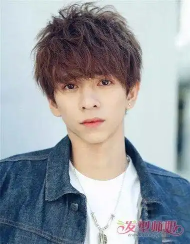 韩系空气卷短发酷到冲天 为圆脸男生精选出的烫发(2)