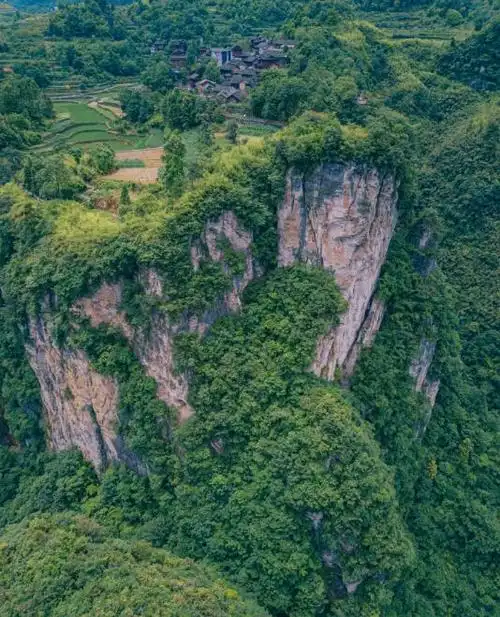 大山深处世外桃源图片