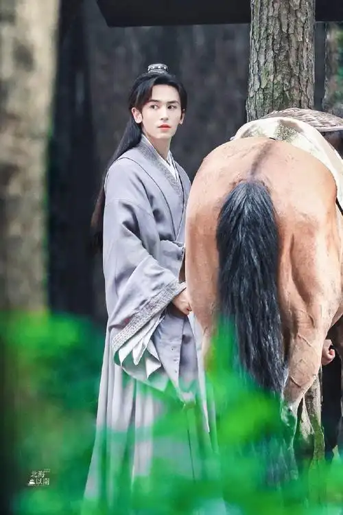 张哲瀚[超话]#78hd12p#张哲瀚山河令#关关雎鸠  在河之洲窈窕君子