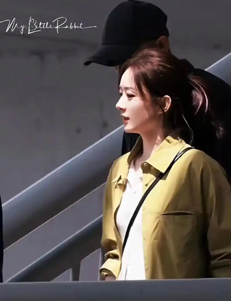 赵丽颖 赵丽颖在人间花絮更燃,4月行程图#赵丽颖新剧是多重 - 抖音