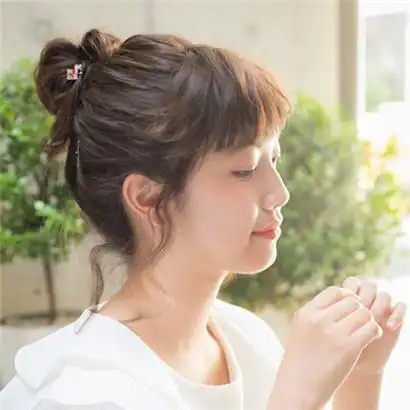 花苞头简单的扎发发型大全 清甜凉爽俏皮少女风