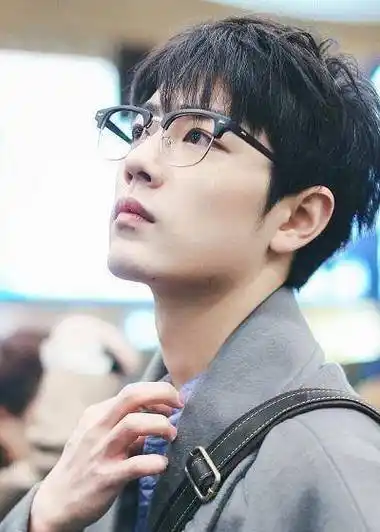 肖战这个履历真的有点迷_审美_陈情_设计