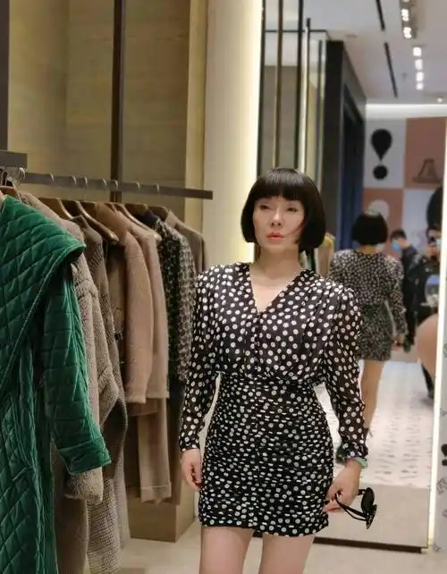 歌手陈红:当年红极一时,分手后被前夫告上法庭,53岁容貌大变样_李军