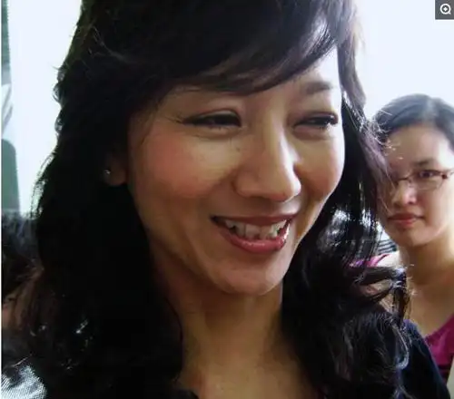 白娘子的扮演者赵雅芝卸妆后素颜照吓死