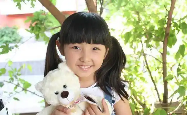 5岁出道,17岁提名金马,被称为中国版山口百惠,她正超越周冬雨_张子枫