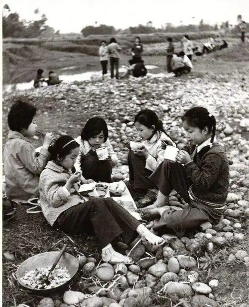 谁还记得小时候农村野炊嘛