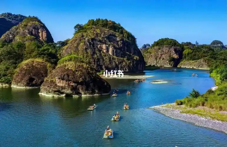 龙虎山美丽的泸溪河