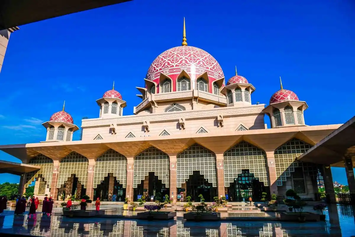 你见过少女心爆棚的清真寺吗?实拍马来西亚网红景点,超适合拍照