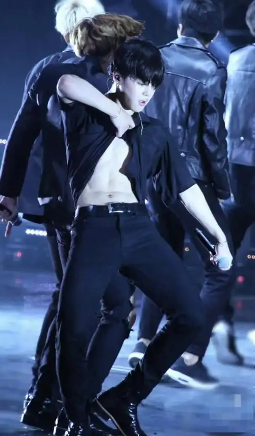 人民网讯 作为韩国的爱豆,要想在众神颜中脱颖而出实属不易,因此要