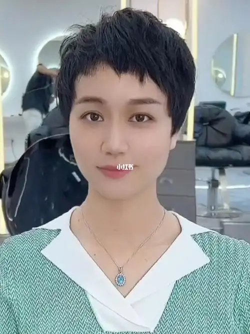 小个子女生适合的短发宝妈适合的短发