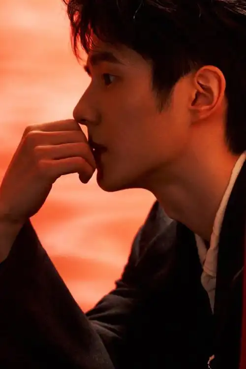 刘昊然拉灯氛围感##刘昊然拍的解密平行时空