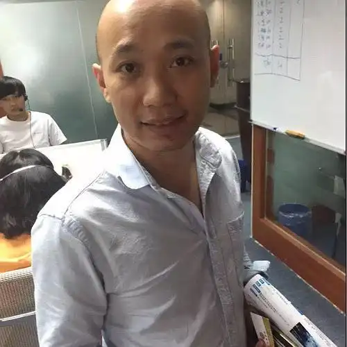 有人会喜欢光头男吗?