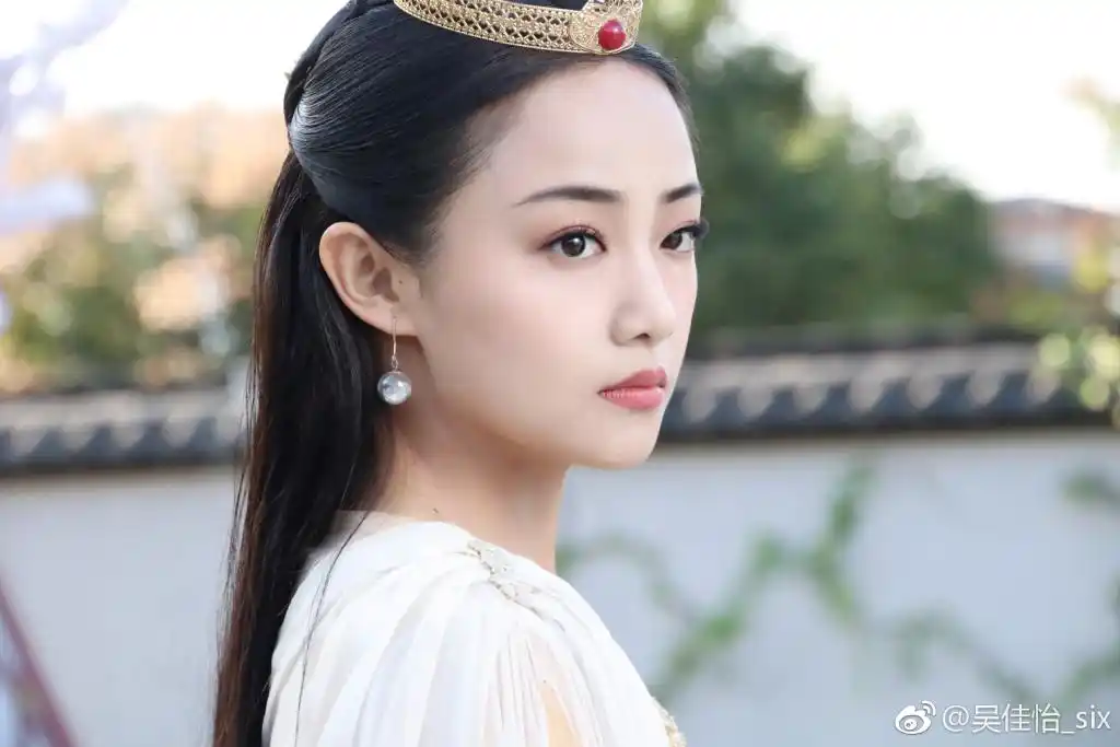 她是凤囚凰中的清越,她是小龙女吴佳怡,于正:我下一个女主角!