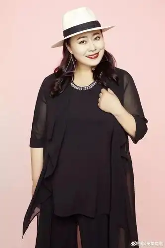 作为"农村媳妇"代表的李菁菁,摊上事了.