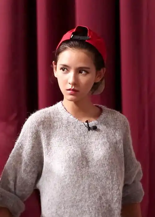 张予曦《一年级》称不被人认可 泪崩成迷