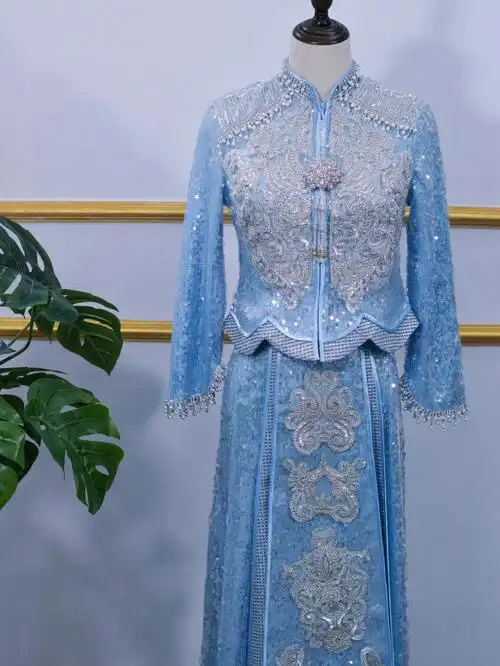 端庄典雅水蓝色的秀禾服简直是美到不行穿出来的效果同样美而特别忻州