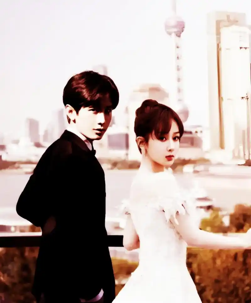 杨紫·和成毅的婚纱照太般配了,就像颜淡和应渊穿越时空拍婚纱照一样!