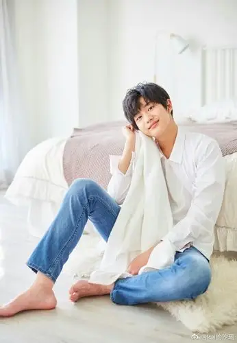 first:咱们先来点儿沙雕简介