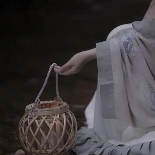 朱颜短,怎堪岁月荏苒.古风头像/汉服女头