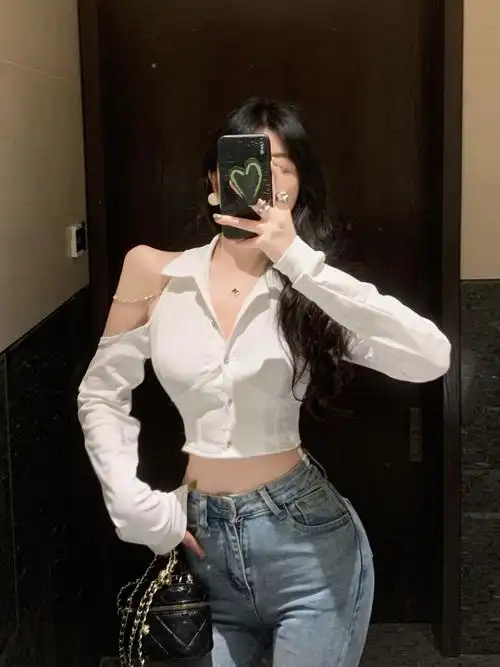 实拍实价~新款设计感翻领链条露肩短款衬衫露腰绑带显瘦衬衣女 - 17网