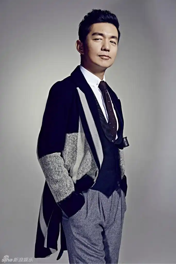 新浪娱乐讯 私下的邢佳栋总是温和自然,在这组最新时尚写真中也是如此
