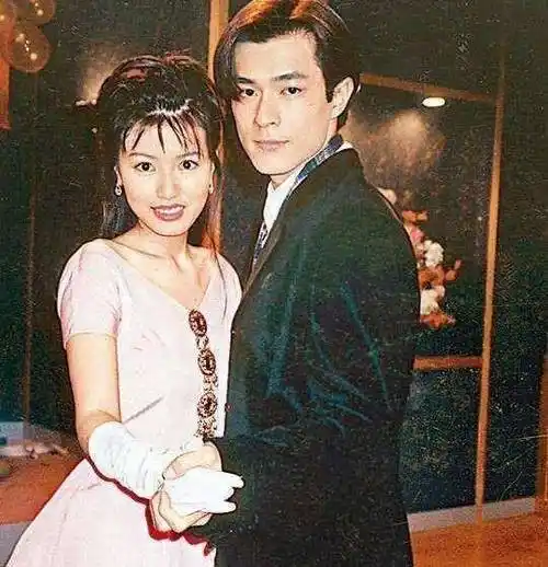 黄纪莹是一位演员,在古天乐唯一公开承认过的女友名单中就包括了她,她