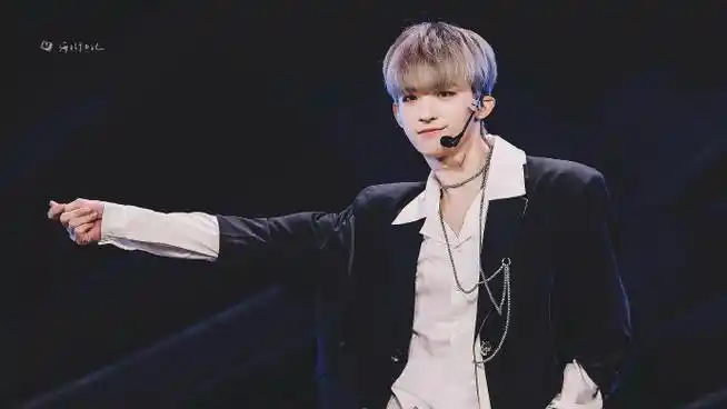 常华森银发造型