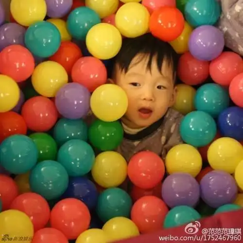 组图:范玮琪晒娃照近千张!把网友当家人了(9)