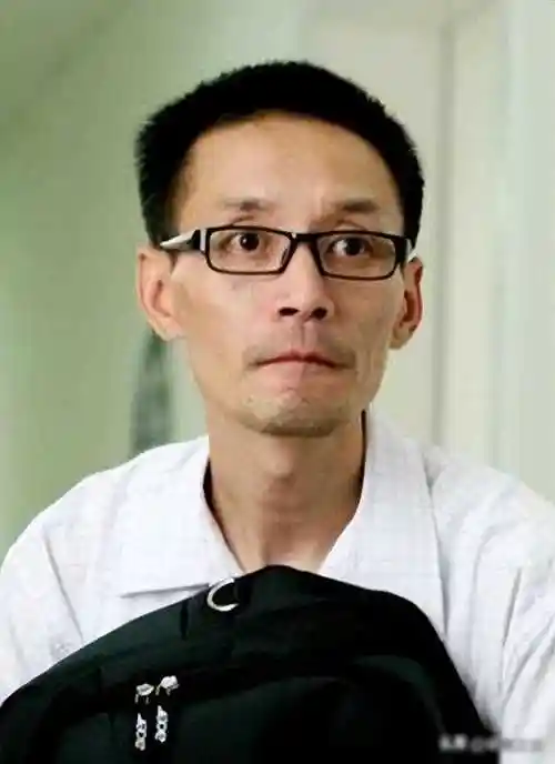 演员田小洁:从工人到演员,娶女神江珊为妻,事业爱情双丰收