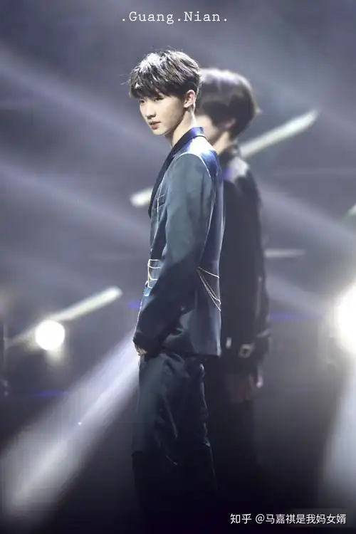 马嘉祺哪些图片可以做头像