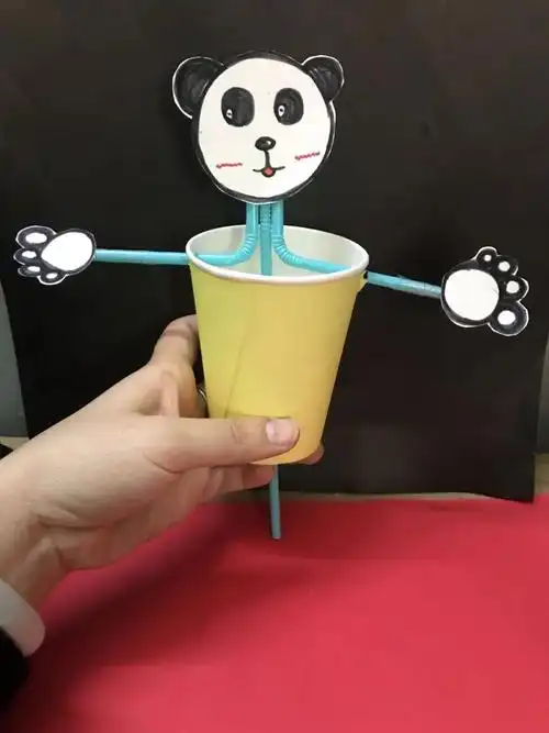 纸杯大变身(三):爱动的熊猫