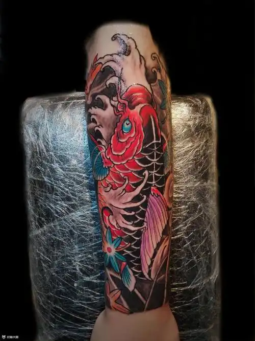 彩色锦鲤_纹身图案手稿图片_轨迹刺.青～小海的纹身作品集