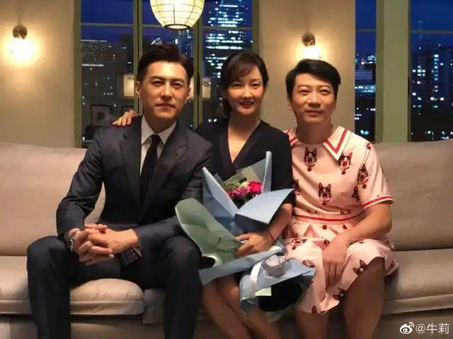 靳东招招手合作的漂亮女演员都来了这得多大的面子