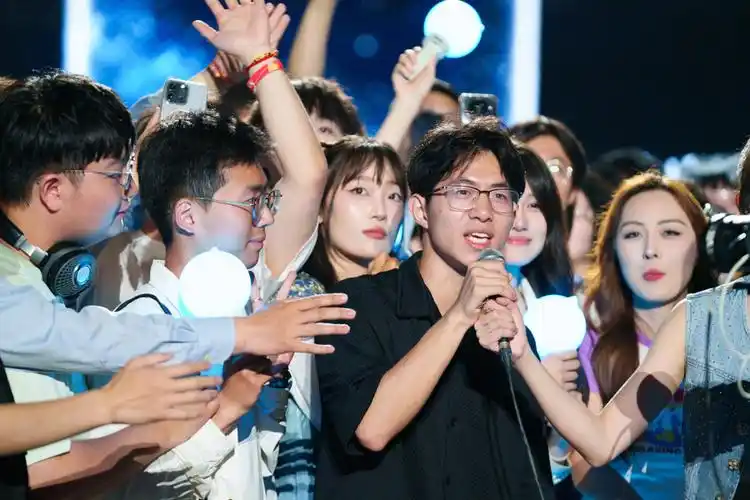 b站毕业歌会再次刷屏:为1179万毕业生唱一首青春之歌