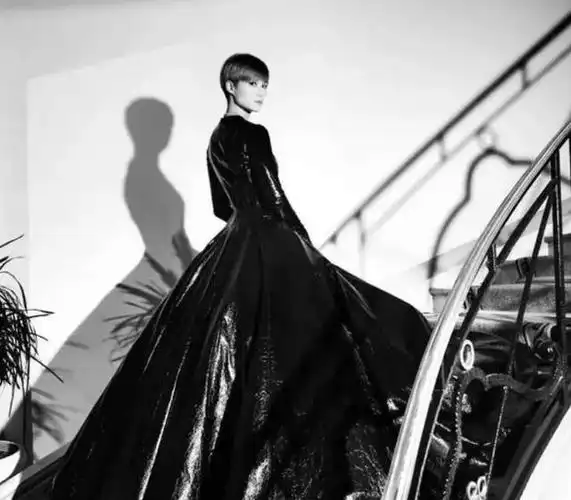 38岁的李宇春,为何一直不谈恋爱也不结婚?她到底想要的是什么?