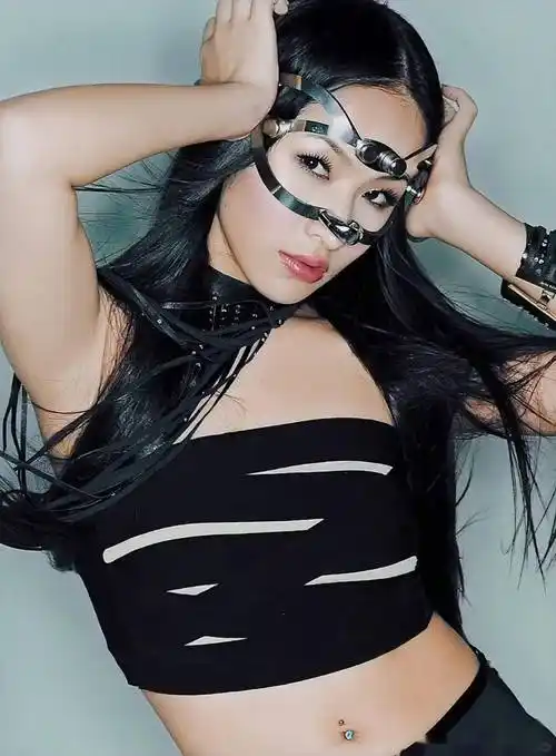 性感女神萧亚轩,39岁绝代风华,写真中的魅力让人难以自拔!