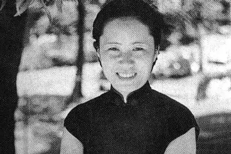 吴健雄是袁世凯的孙媳妇,被称为原子弹之母,中国的居里夫人;她亲手把