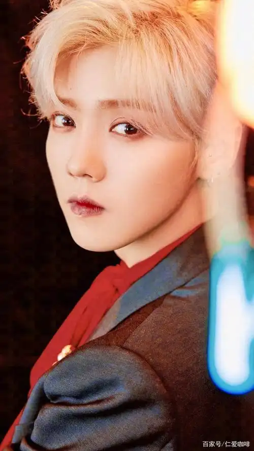 银发鹿晗重出江湖,这颜值爱辽!