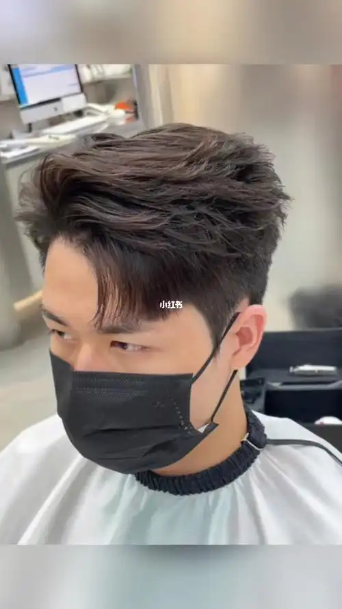 秋冬新款发型推荐韩式三七侧背纹理烫