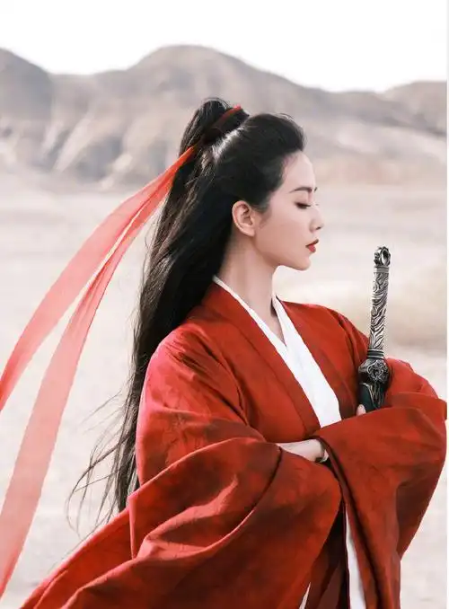 刘诗诗新剧古装造型释出红衣侠女刚柔并济的美很是出圈