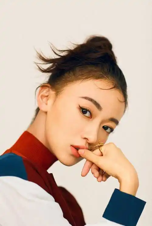 原创新晋女星吴谨言感情路坎坷交了多个男友皆是渣男还曾被家暴