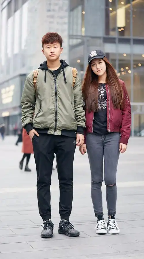 情人节前夕甜蜜街拍示范,杭州成都的情侣出街秀恩爱也秀时髦