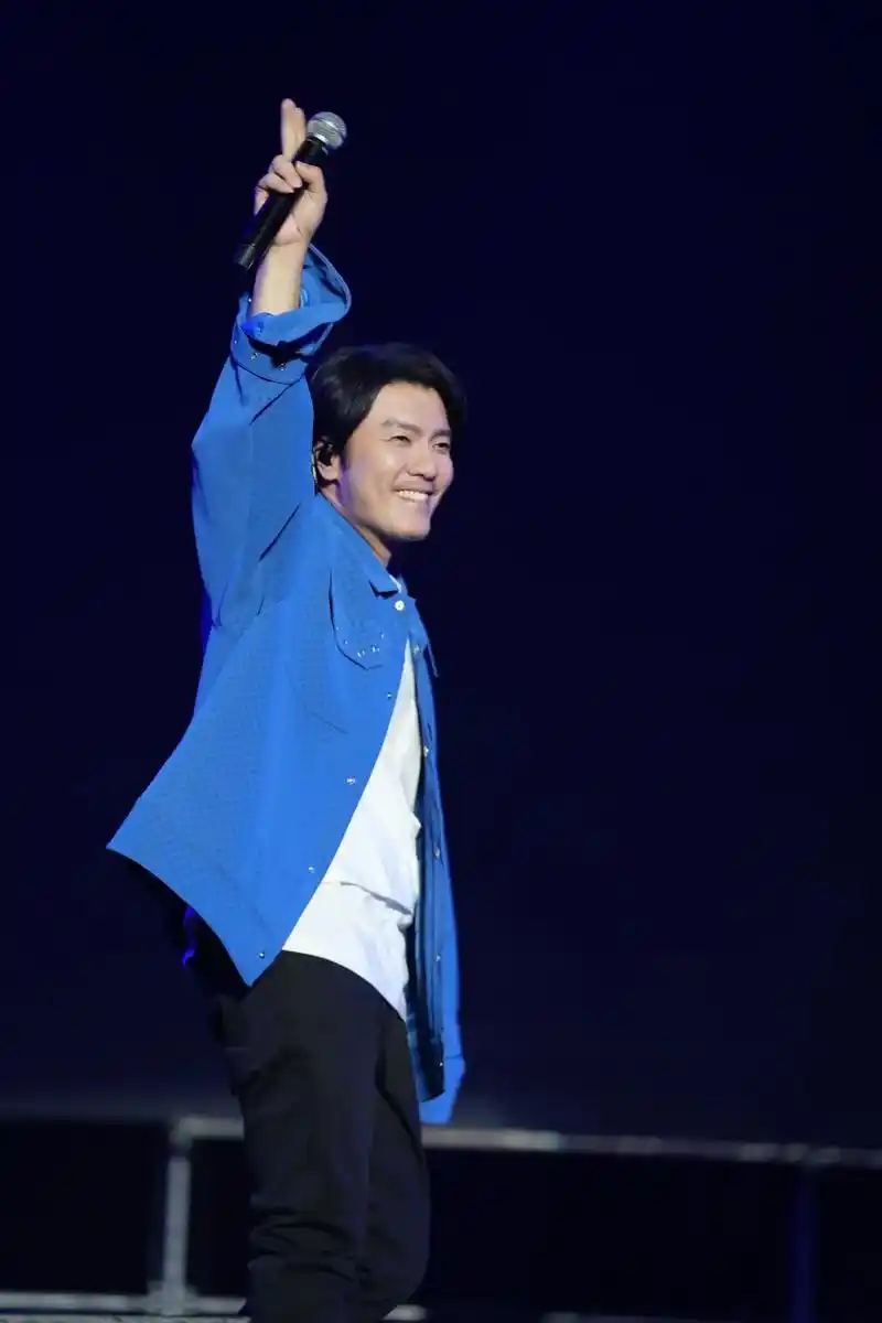 阿杜 2024.5.25郑州恋曲2024演唱会 太帅了吧! - 抖音