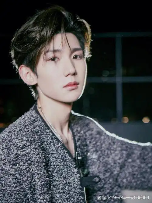 说起王源,相信很多人都不陌生,2011年底,成为tf家族练习生,2013年8月