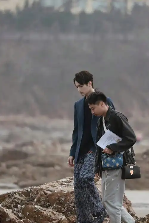 来看看许凯大经纪人的拍照技术