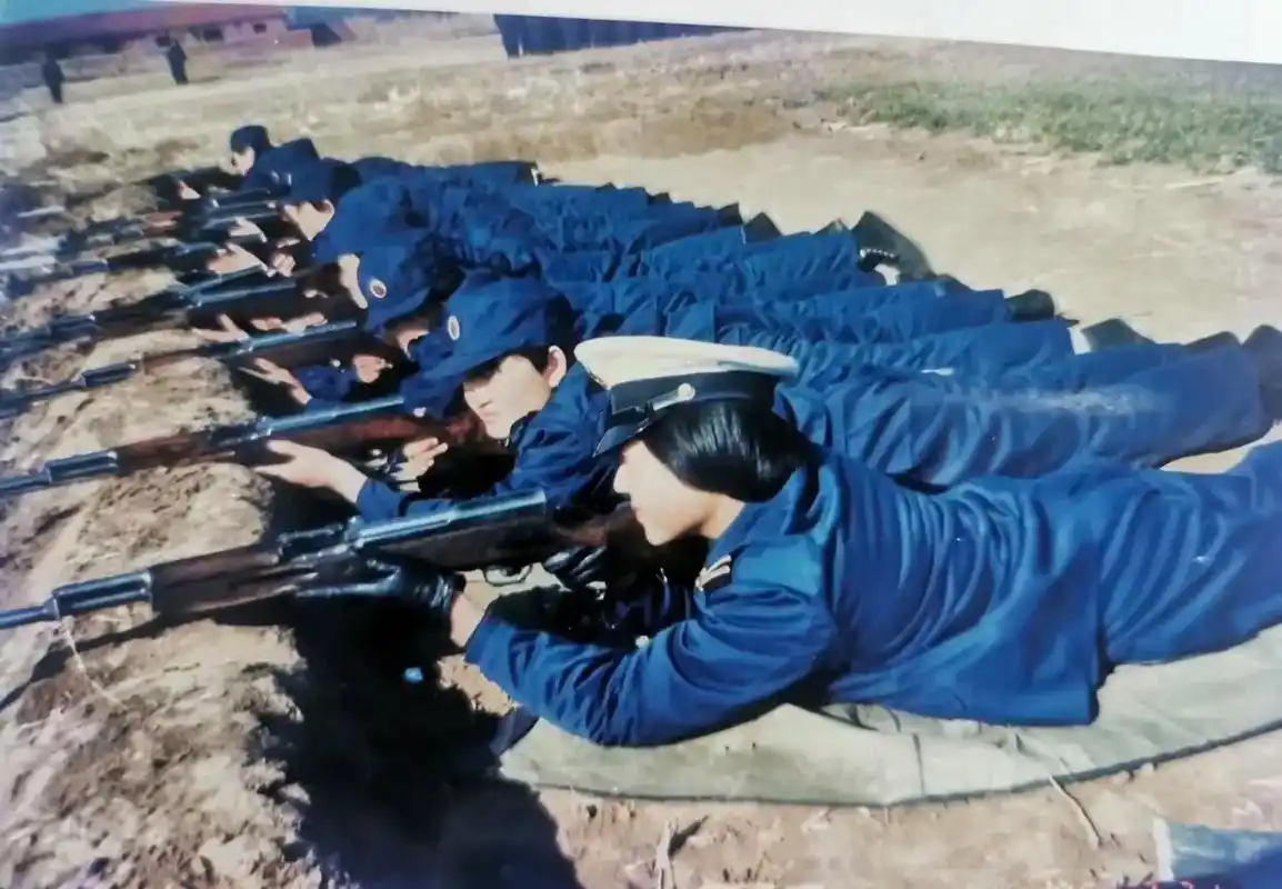 战友们,还记得我们在沙角部队打靶吗?还记得有的打零环吗?十发 - 抖音