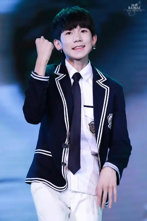 电影盗火者##王源2024龙行绛气#  又甜又帅的小哥哥  @tfboys-王源