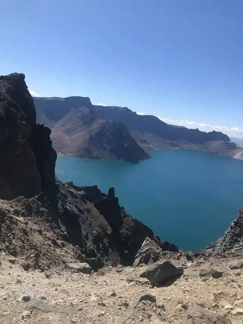 天池显真容,瀑布溅飞流.(长白山游记二)