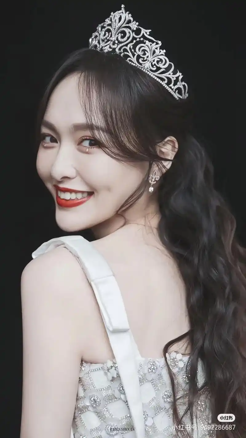 治愈笑容.糖糖笑起来好甜啊啊啊啊啊#唐嫣 #美出高级感 #我 - 抖音