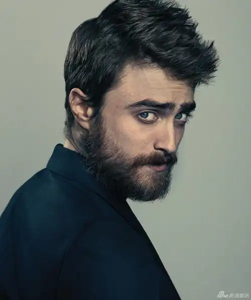 你还认得出吗?哈利波特满脸胡子成大叔